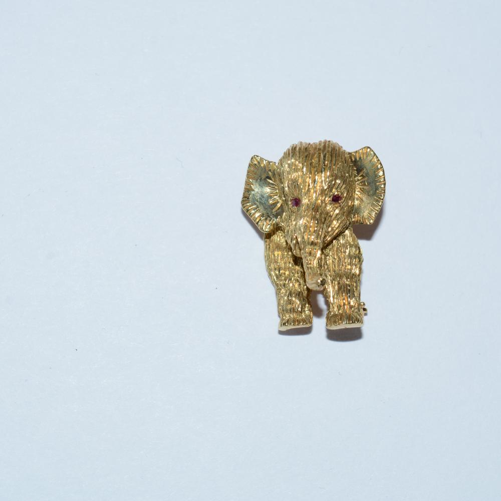 Elephant Gold Pin